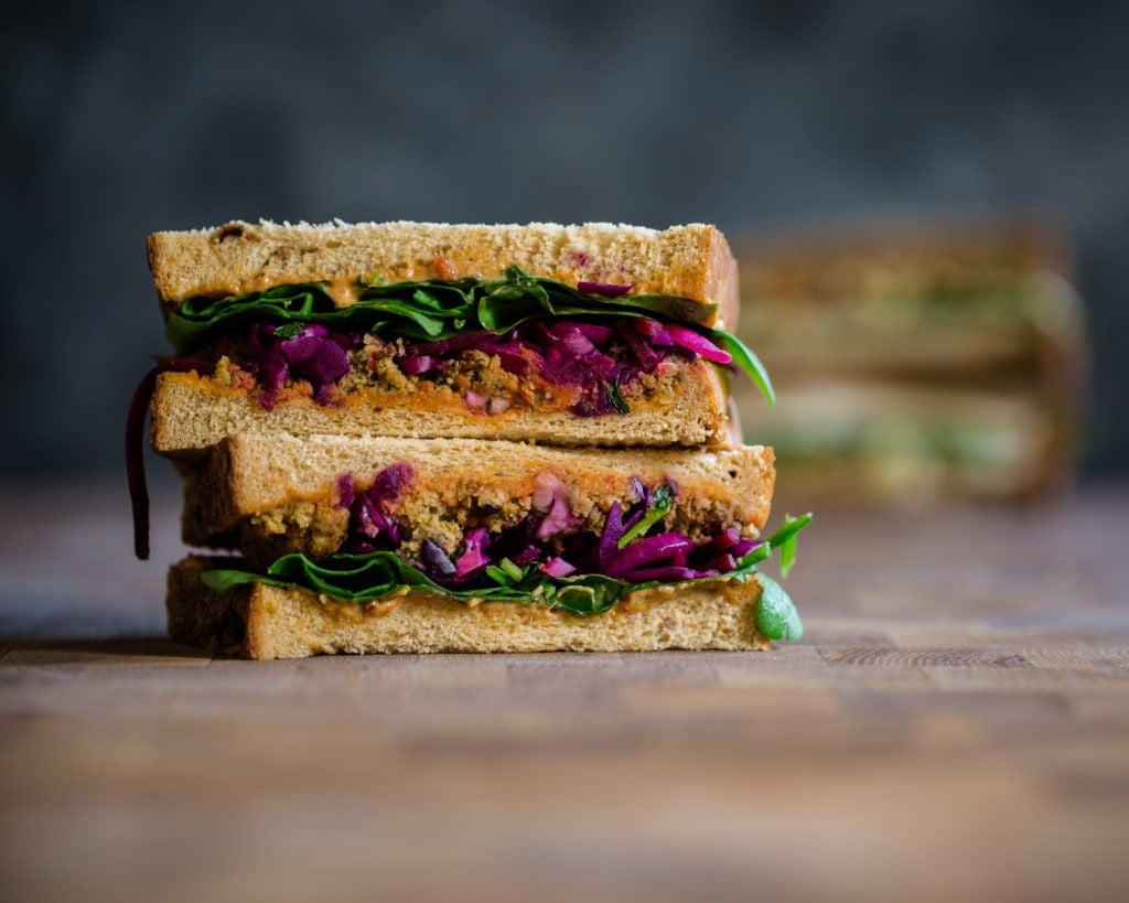 Falafel chili sandwich