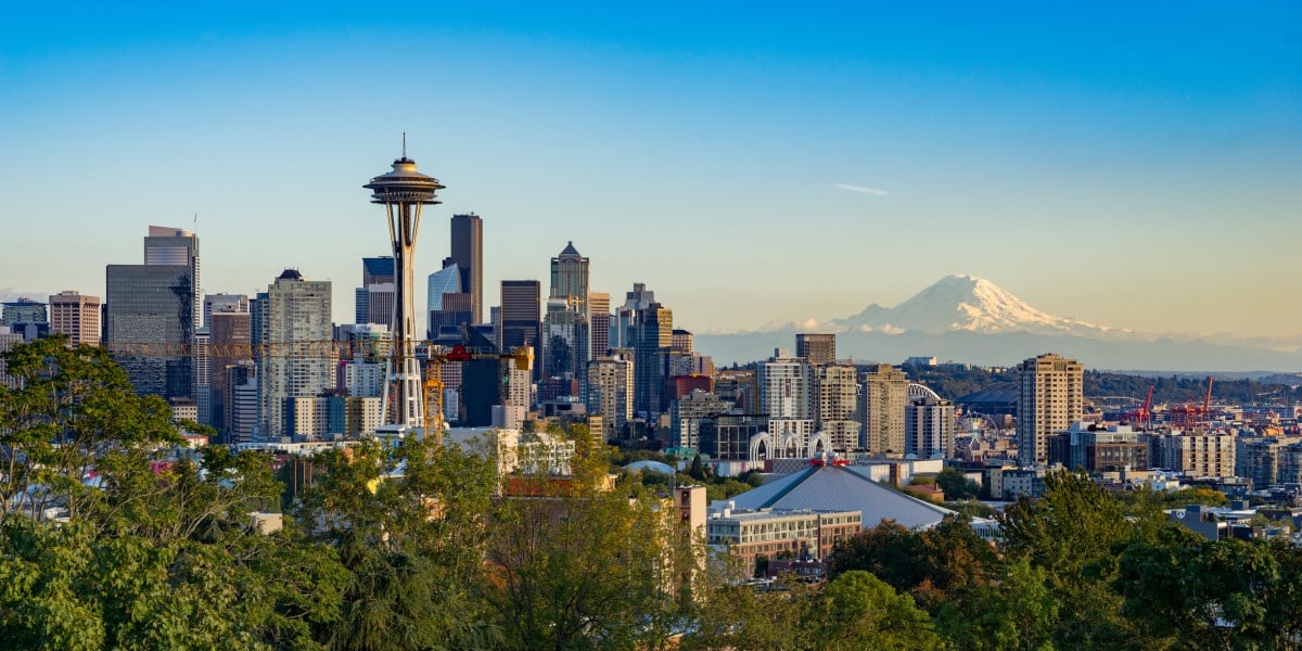 Seattle skyline with rainier in the background