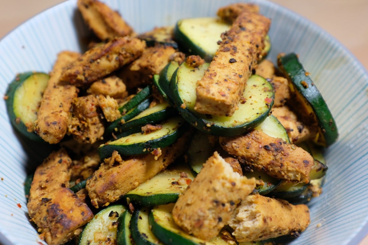 Plant-based meat with zucchini