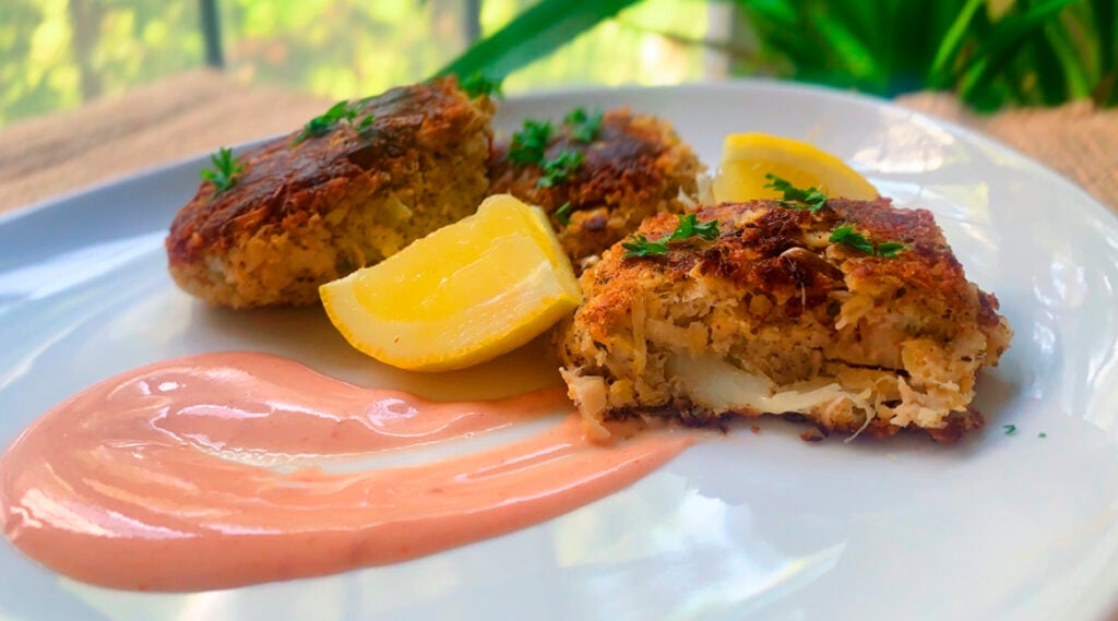 Plant-based crab cakes on a plate