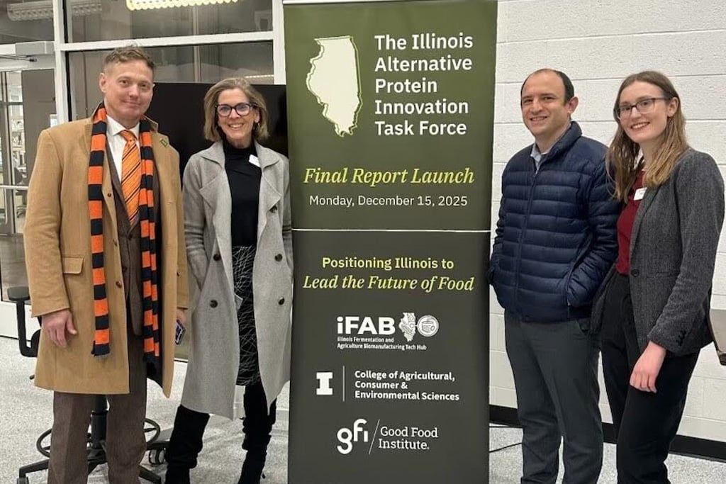 Gfi team members attend an event hosted by the illinois fermentation and agriculture biomanufacturing hub